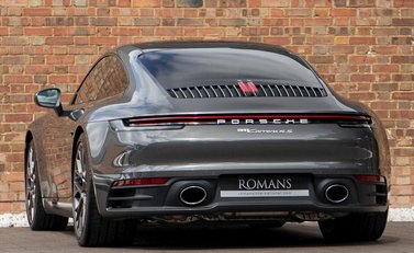 Porsche 911 Carrera 4S (992) 3