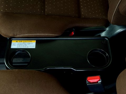Toyota Noah Hybrid G 70