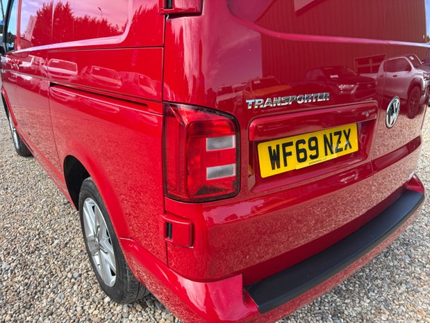 Volkswagen Transporter SWB L1H1 Low Roof Highline 4Motion T32 Air Con Alloys EURO 6 NO VAT 14