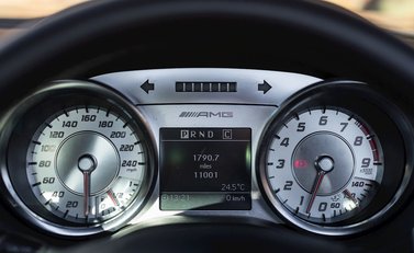 Mercedes-Benz SLS AMG 18