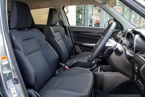 Suzuki Swift SZ5 DUALJET MHEV 24