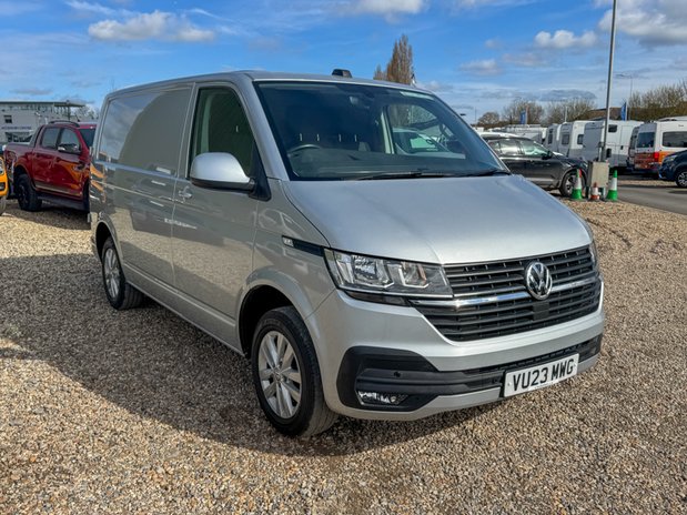 Volkswagen Transporter AUTO SWB L1H1 Highline T28 AirCon Alloys Camera Tow Bar EURO 6 4