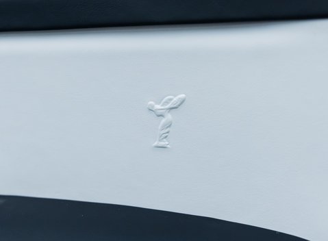 Rolls-Royce Cullinan BLACK BADGE 30