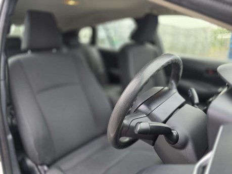 Toyota Corolla 1.8 VVT-h Design Touring Sports 5dr Petrol Hybrid CVT Euro 6 (s/s) (122 ps) 18