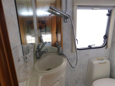 Compass Avantgarde 160 6 Berth Motorhome 6 Belts 2.2 Diesel 21