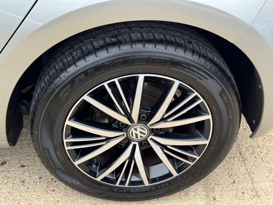 2017 Volkswagen Golf — image 42