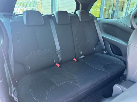 Citroen DS3 1.6 DS3 D Style+ e-HDi 3dr 17