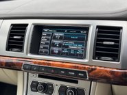 Jaguar XF 3.0d V6 Premium Luxury Saloon 4dr Diesel Auto Euro 5 (s/s) (240 ps) 35