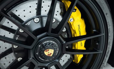 Porsche 911 Carrera GTS (992) 38