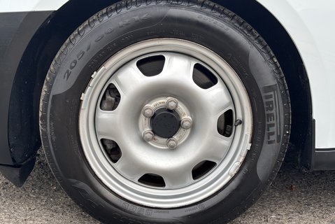 Ford Transit Connect 220 Leader DCIV Selectshift Auto - Sat Nav / 5 Seats / Rear Camera 33