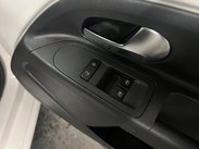 Volkswagen Up 1.0 Move up! Euro 5 3dr 16