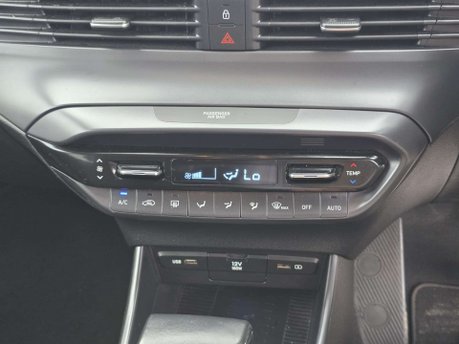 Hyundai BAYON 1.0 T-GDi MHEV Premium SUV 5dr Petrol Hybrid DCT Euro 6 (s/s) (100 ps) 42