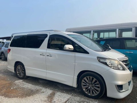 Toyota Alphard GOLDEN EYES II V6 6