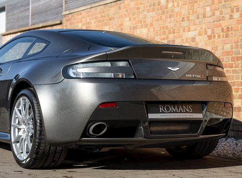 Aston Martin V12 Vantage S 25