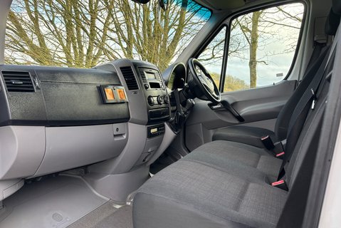 Mercedes-Benz Sprinter 519 4x4 14 Str Minibus - Air Con Con - Ex MOD 18