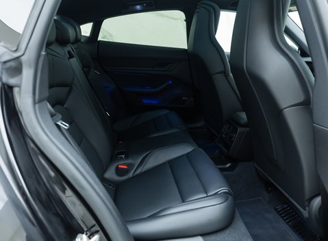 Porsche Taycan 4S 15