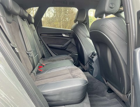 Audi Q5 2.0 Q5 Black Edition 40 TDI Quattro Semi-Auto 4WD 5dr 30