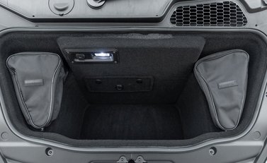 Lamborghini Huracan LP640-4 Performante 27