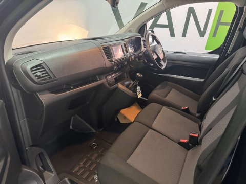 Vauxhall Vivaro 1.5 Vivaro F2700 Professional S/S 16