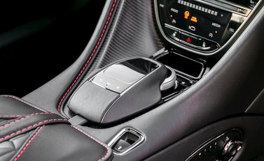 Aston Martin DBS Superleggera 18