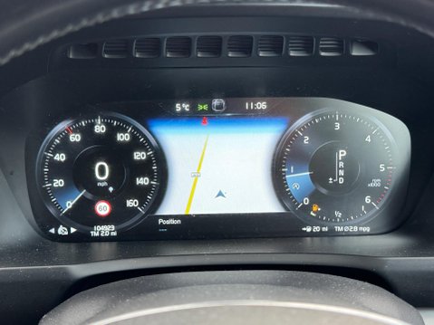 Volvo XC90 2.0 D5 Momentum Geartronic 4WD Euro 6 (s/s) 5dr 26