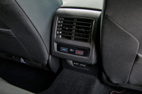 Volkswagen Golf GTI TSI DSG 44