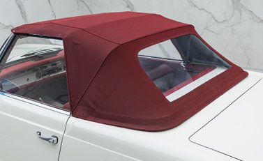 Mercedes-Benz 280 SL W113 Pagoda 60