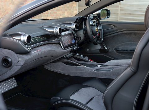 Ferrari GTC4 Lusso 14