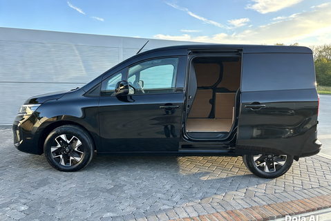 Nissan Townstar Tekna Plus L1 Panel Van 11