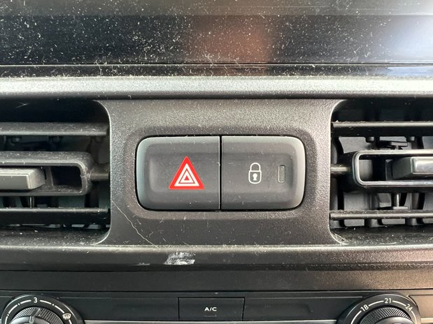 Vauxhall Combo LWB L2H1 (SOLD) Low Roof Limited 2300 Air Con Alloys Sensors EURO 6 NO VAT 32