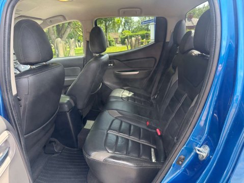Mitsubishi L200 2.4 L200 Barbarian DI-D Auto 4WD 15
