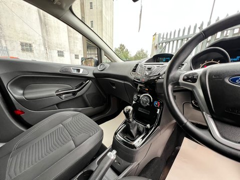 Ford Fiesta ZETEC 34