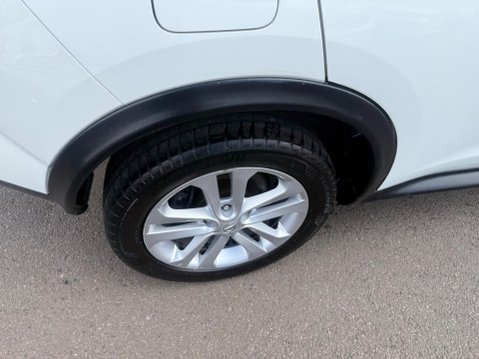 Nissan Juke 1.6 Acenta Premium Euro 5 (s/s) 5dr 21