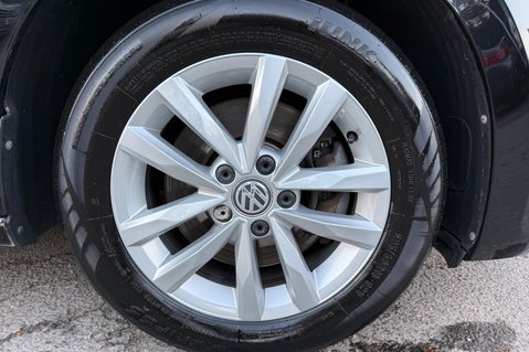 Volkswagen Touran SE TDI BMT -APPLE CAR PLAY-£35 ROAD TAX -9 SERVICES -PARK PILOT-240V SOCKET 56