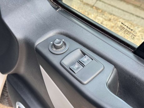 Renault Trafic 1.6 Trafic SL27 Sport Nav Energy dCi 38