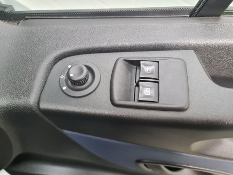 Vauxhall Vivaro Part Camper Conversion 24