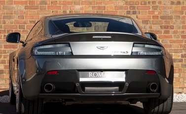 Aston Martin V12 Vantage S 3