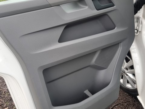 Volkswagen Transporter T28 TDI P/V HIGHLINE 16