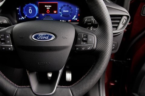Ford Puma VIVID RUBY EDITION 21