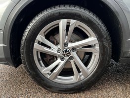 Volkswagen T-Roc 1.5 T-Roc R-Line TSI Semi-Auto 5dr 12