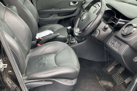 Renault Clio 1.5 dCi Signature Nav Hatchback 5dr Diesel Manual Euro 6 (s/s) (90 ps) 9