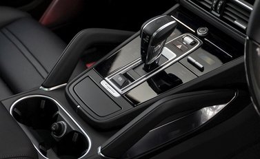 Porsche Cayenne Turbo S E-Hybrid 25