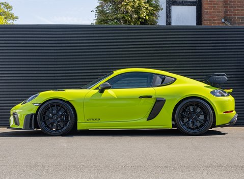 Porsche Cayman GT4 RS (718) 3