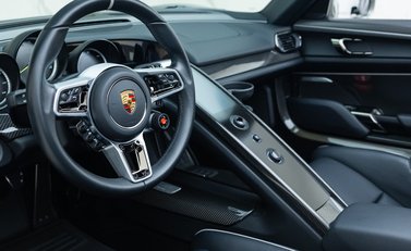 Porsche 918 Spyder 24