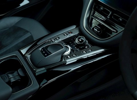 Aston Martin DBX 707 18