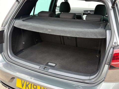 Volkswagen Golf 2.0 Golf R TSi 4Motion Semi-Auto 4WD 5dr 31