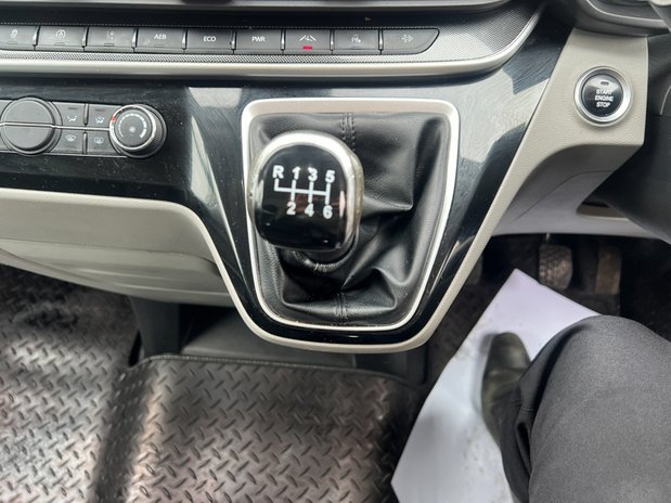Maxus Deliver 9 LWB L3H2 (SOLD) Medium Roof Alloys Camera Sensors EURO 6 37