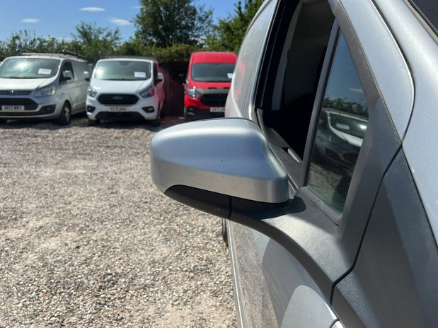 Ford Transit Courier SWB L1H1 Low Roof Limited Air Con Alloys Sensors EURO 6 NO VAT 18