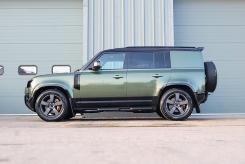 Land Rover Defender 110 2026    HARD TOP X-DYNAMIC 350 HSE seeker styled genuine rear seat fitted 8