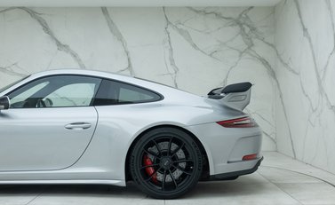 Porsche 911 GT3 (991.2) 32